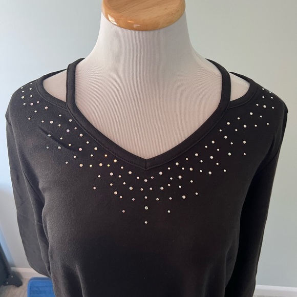 *Quacker Factory Set of 2 Cutout T-shirts V-Neck Rhinestones LARGE ~ A311440 - Picture 7 of 12